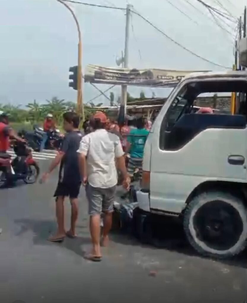 Sistem Traffic Light Mati, Kecelakaan Maut di JLS Menghancurkan Keluarga Pengendara Motor